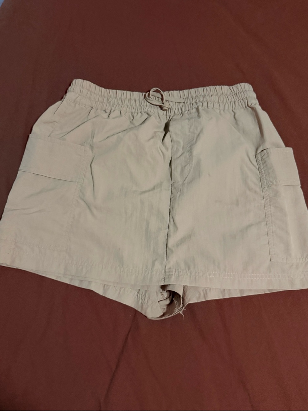 Drawstring Cargo Shorts in Light Beige